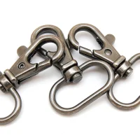 Karabiner für 25 mm Band Altsilber