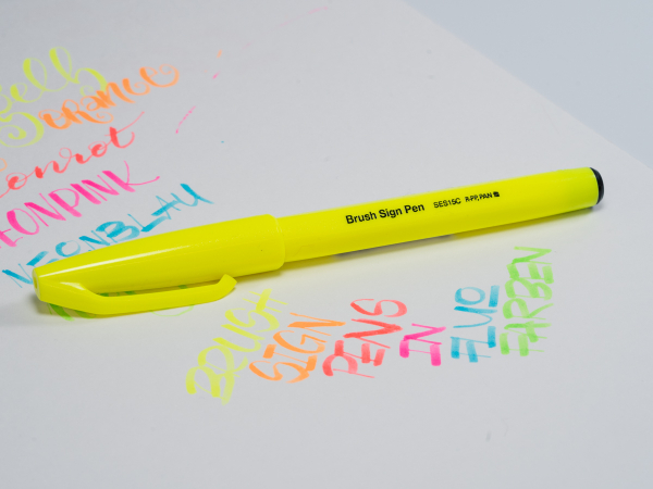 Pentel Brush Sign Pen Pinselstift Fluo Gelb