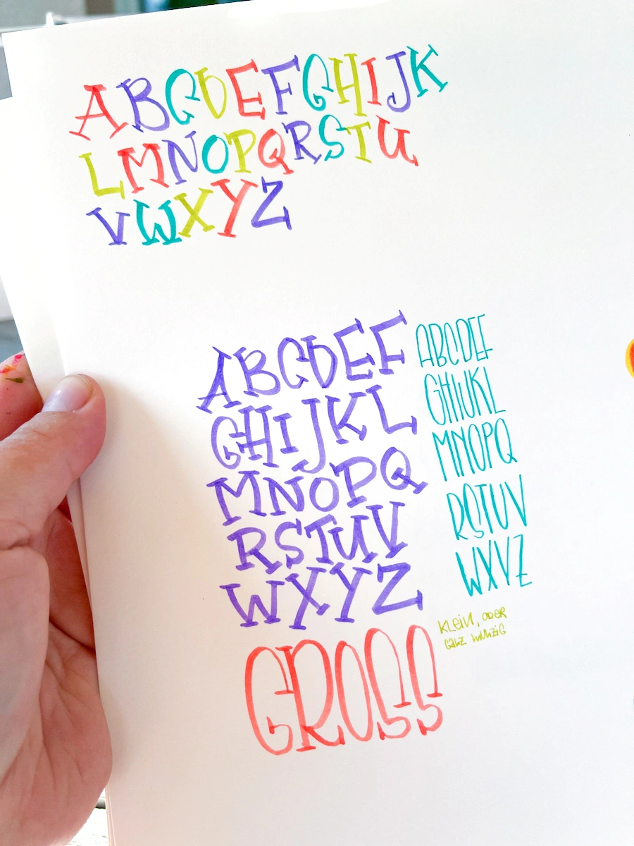 Brush Lettering Alphabet mit Pentel Brush Sign Pen